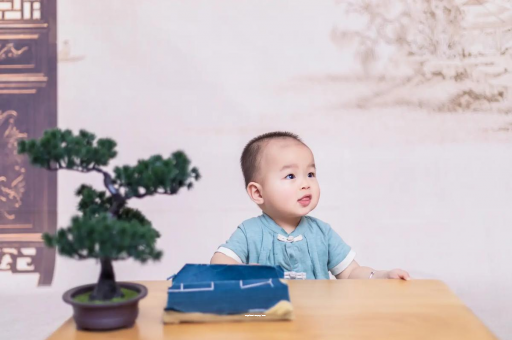 陇南怀孕肚子中间凹两边凸